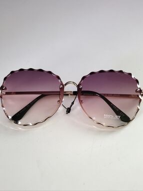 Round Scalloped Rim Purple and Pink  Gradient Sunglasses